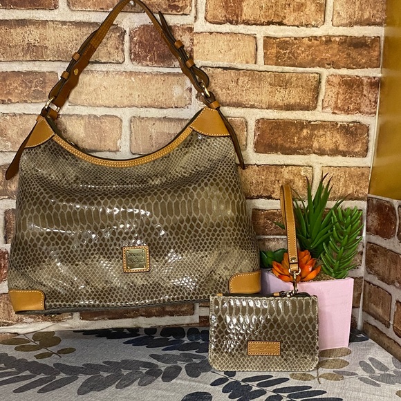 Dooney & Bourke snake nwot east west slouch set - Picture 10 of 10